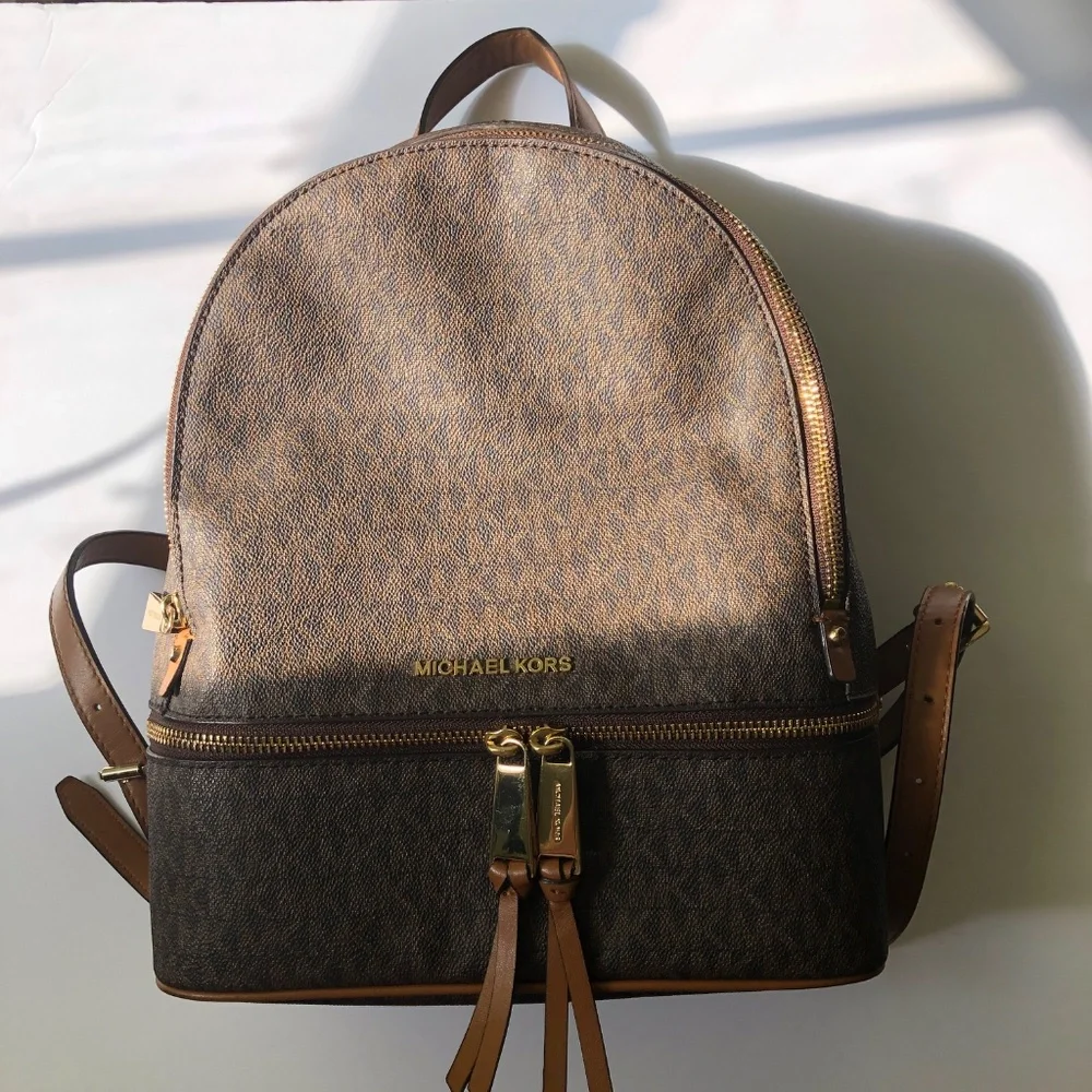 Michael Kors Large Backpack EUC - Picture 12 of 12